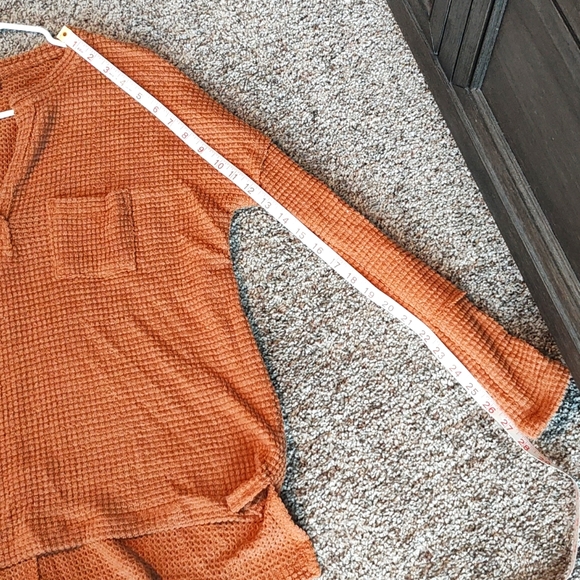 Pink Lily Burnt Orange Vneckline Pullover Sweater Size Small - Picture 6 of 9